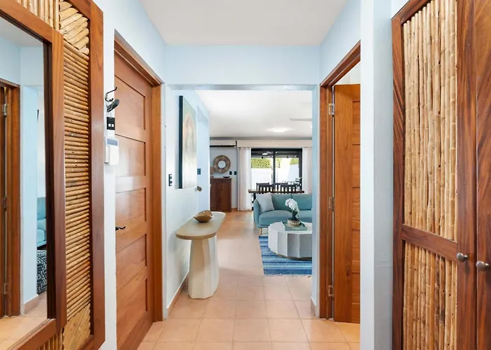 Сasa de vacaciones Spacious With Private Pool & Covered Patio Near The *