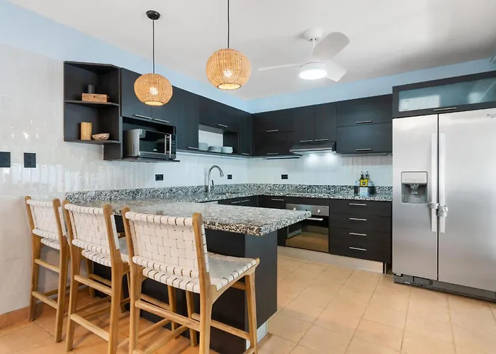 Spacious With Private Pool & Covered Patio Near The Playa Flamingo