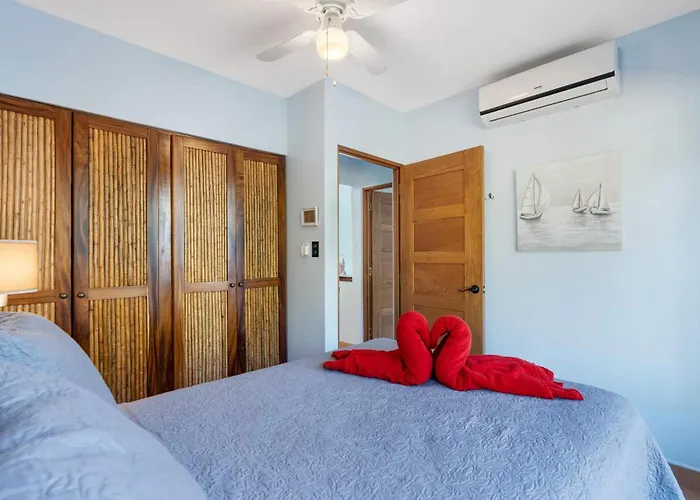 Spacious With Private Pool & Covered Patio Near The