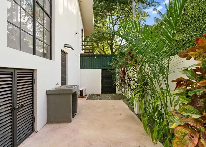 Spacious With Private Pool & Covered Patio Near The Vakantiehuis