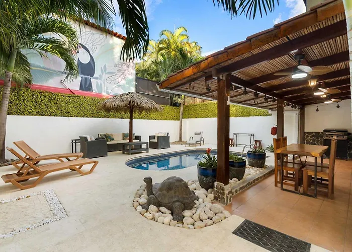 Spacious With Private Pool & Covered Patio Near The Сasa de vacaciones Playa Flamingo